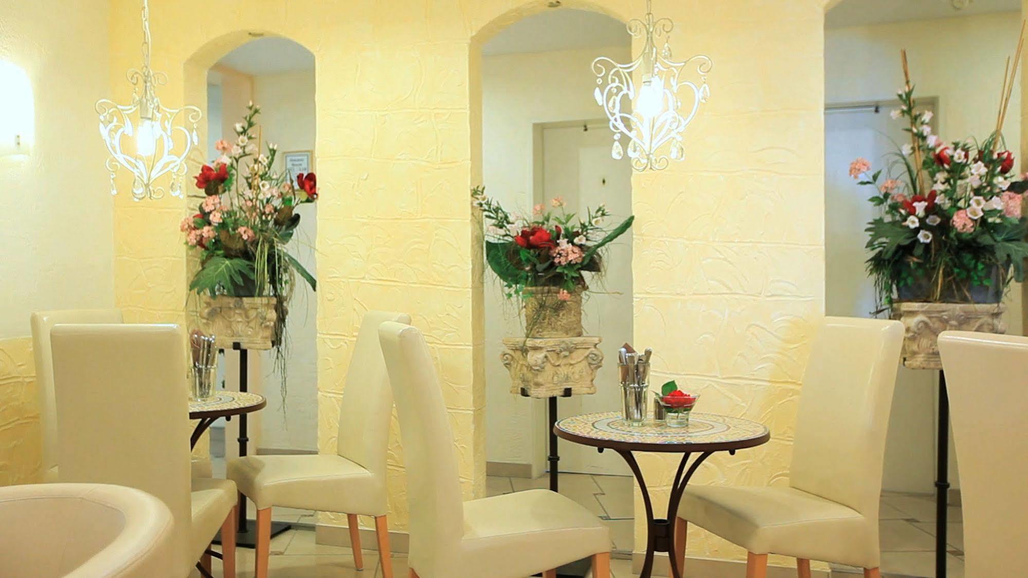 Adesso - Pay At On Arrival-ihr Automatenhotel In 3*