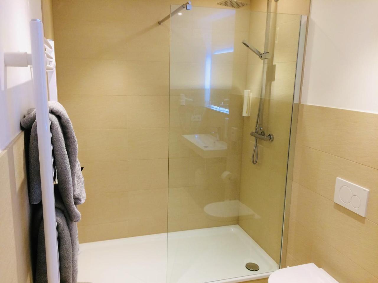Adesso - Pay At On Arrival-ihr Automatenhotel In Hotel 3*